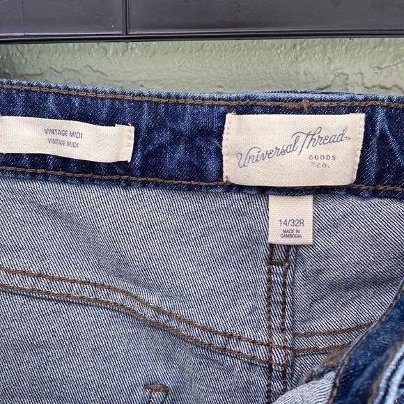 Universal Thread High-Rise Vintage Stretch Midi Jean Shorts NWT Sz 14 - Picture 11 of 13